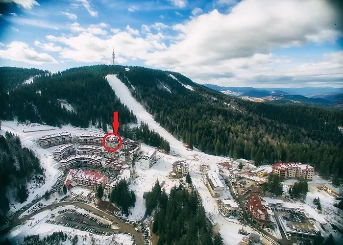 Deluxe Monastery 3 アパート